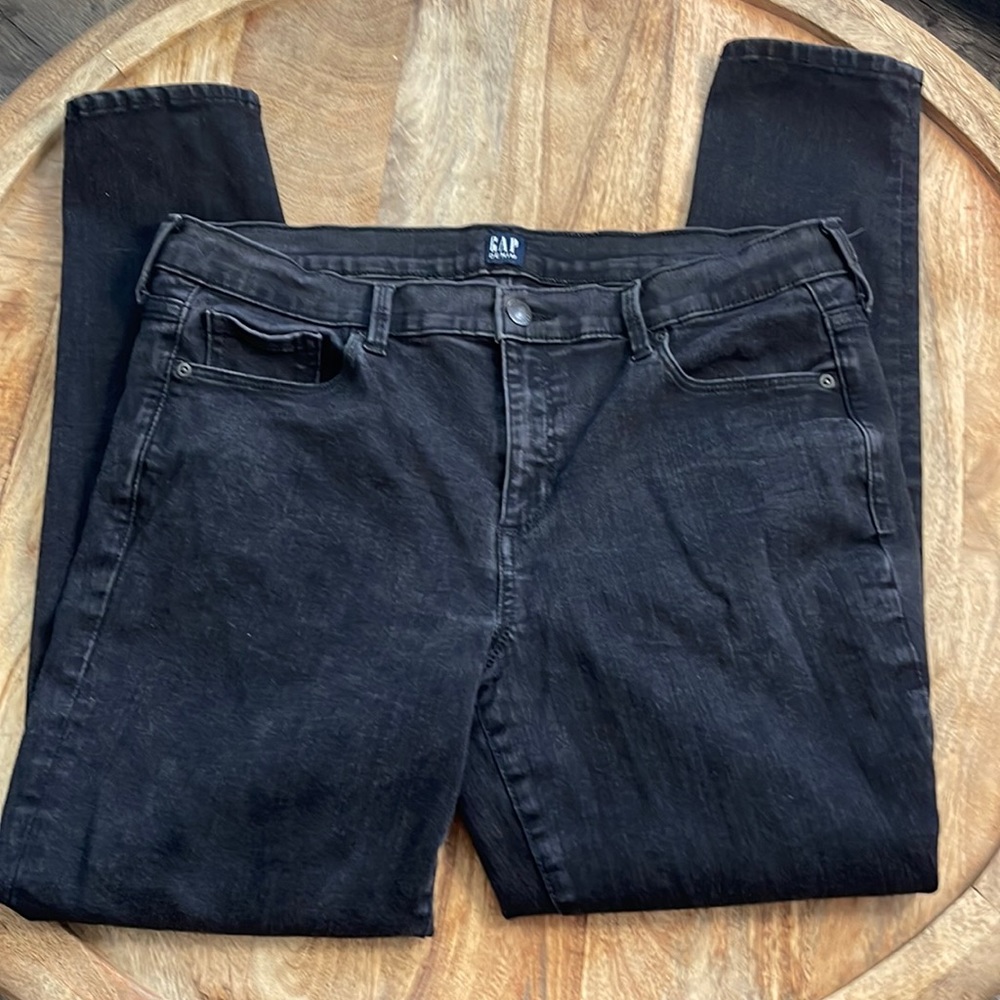 Gap faded black wash true skinny jeans size 14/32
